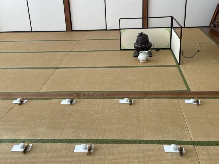 小学校で茶道体験授業